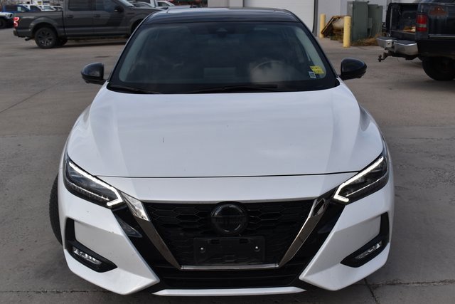 2022 Nissan Sentra SR photo 2