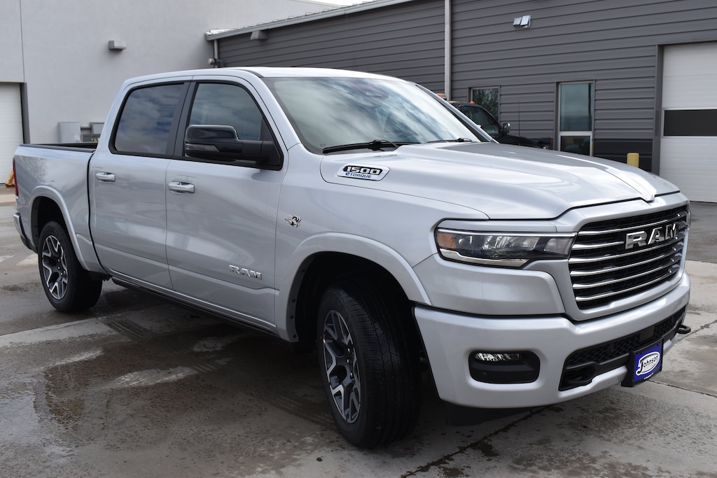 New 2026 Ram 1500 LARAMIE CREW CAB 4X4 5'7 BOX Pickup