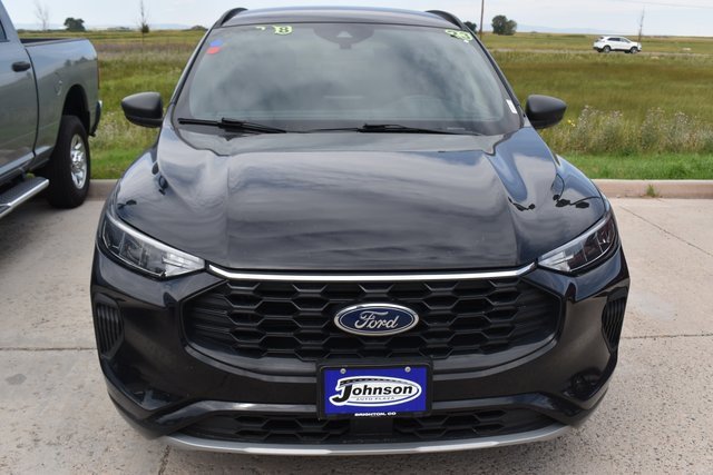 2023 Ford Escape ST-Line photo 2