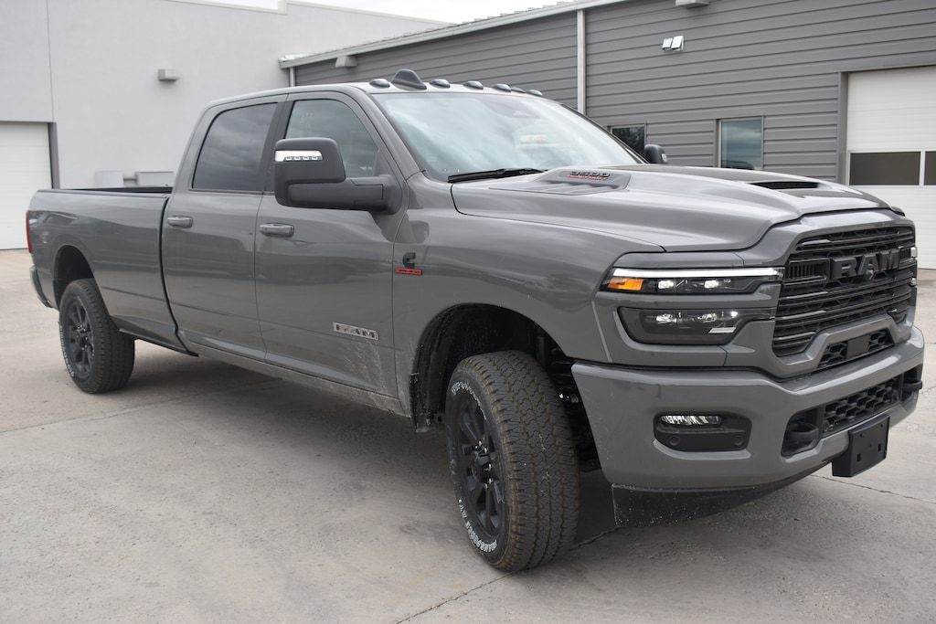 New 2026 Ram 3500 LARAMIE CREW CAB 4X4 8' BOX Pickup