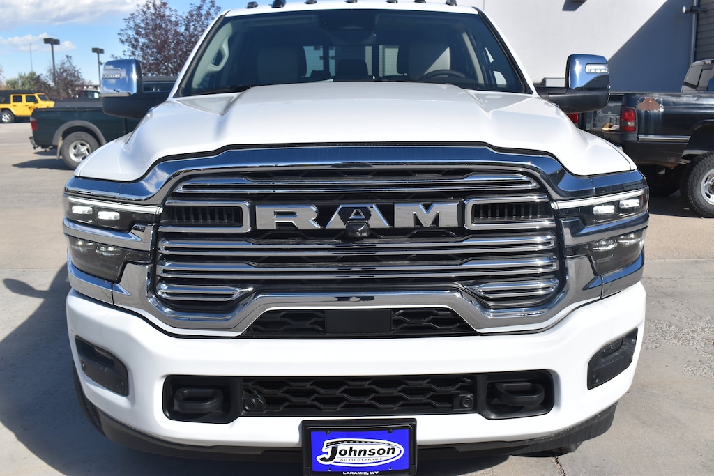 New 2025 Ram 2500 LARAMIE MEGA CAB 4X4 6'4 BOX Pickup