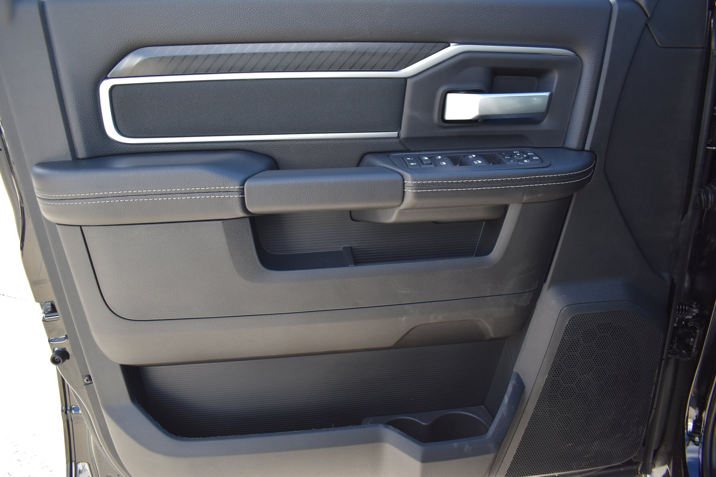 2026 RAM 2500 Big Horn - Photo 13