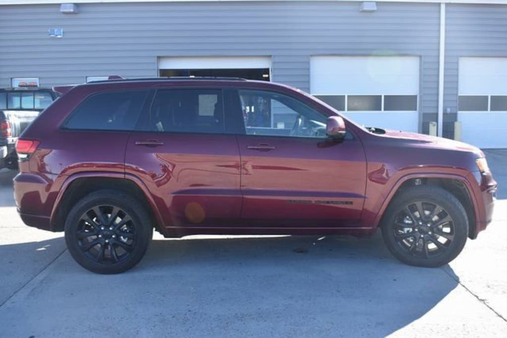 Used 2018 Jeep Grand Cherokee Altitude SUV