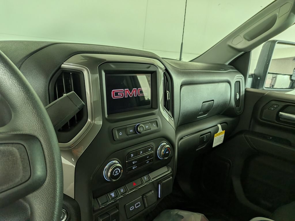 2026 GMC Sierra 3500 Chassis Cab Pro - Photo 17