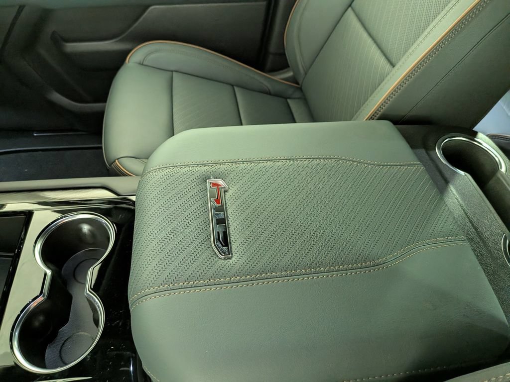 2026 GMC Yukon AT4 - Photo 29