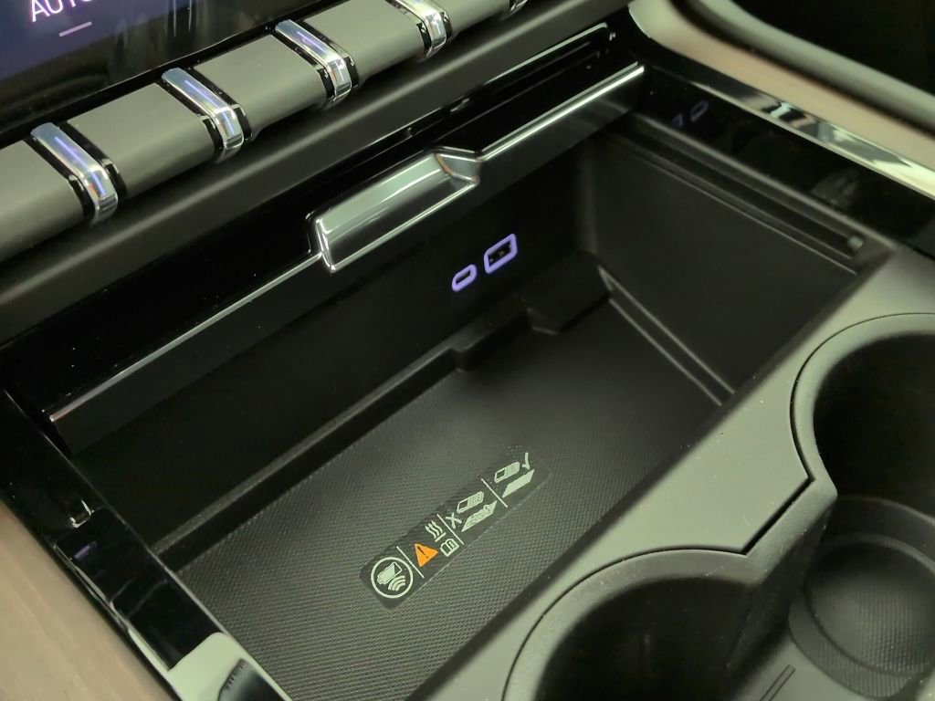 2026 GMC Yukon Denali - Photo 14