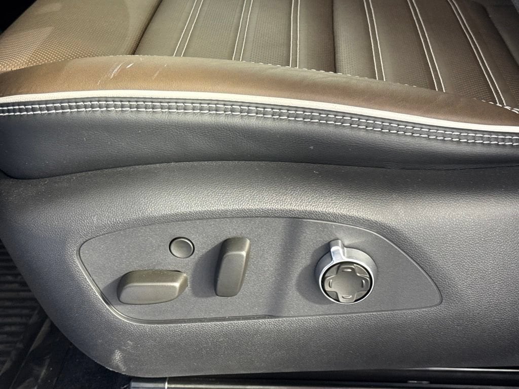 2027 GMC Acadia Denali Ultimate - Photo 25