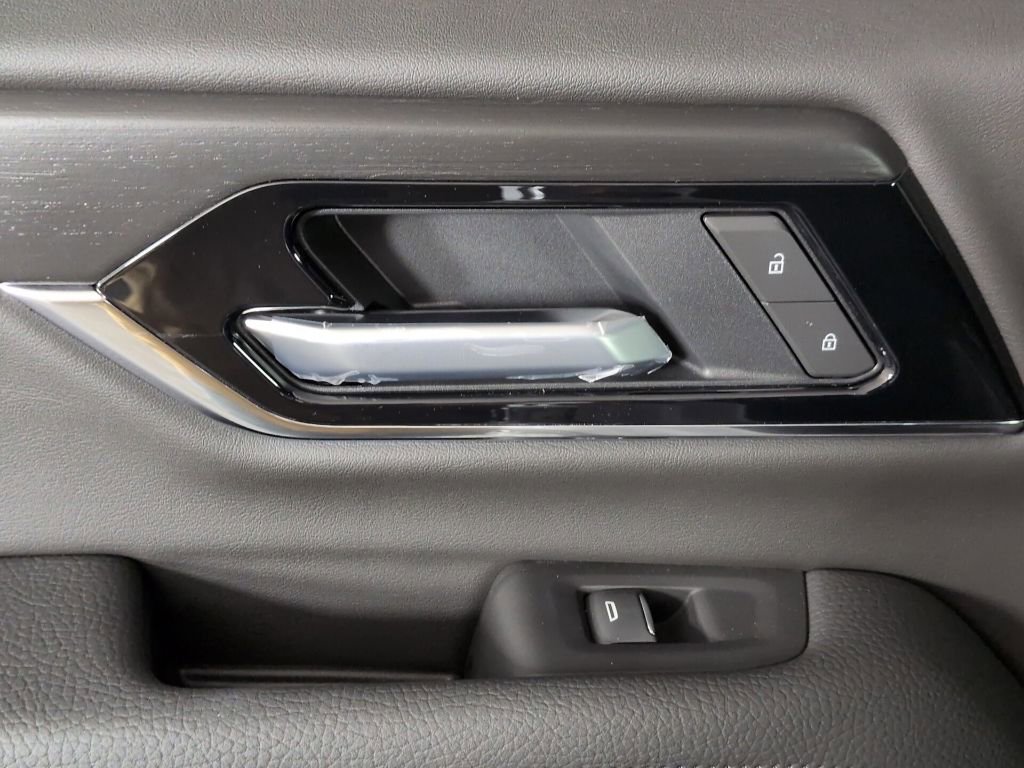 2026 GMC Yukon Denali - Photo 30