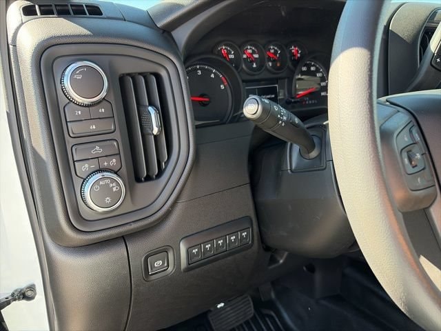 2026 GMC Sierra 3500 Chassis Cab Pro - Photo 17