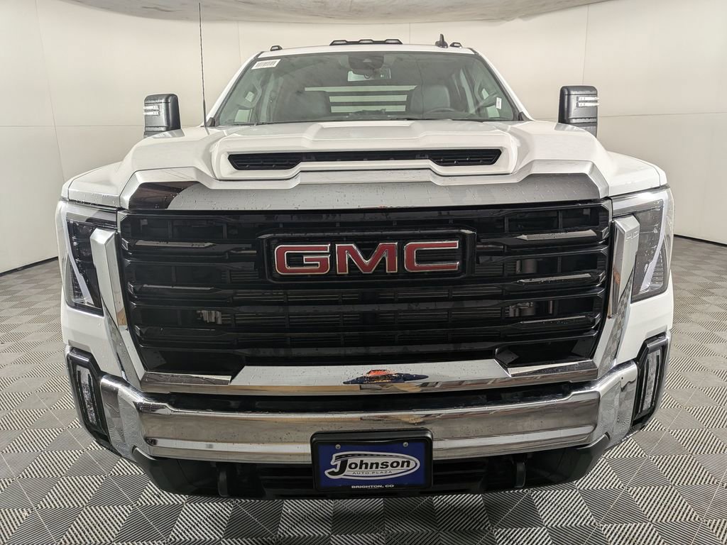 2025 GMC Sierra 3500 Chassis Cab Pro - Photo 2