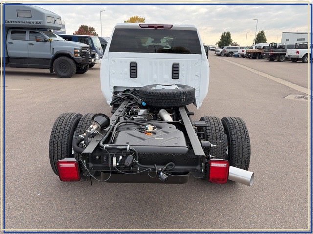 2026 GMC Sierra 3500 Chassis Cab Pro - Photo 6