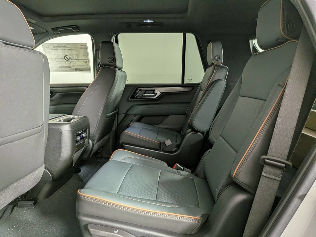 2026 GMC Yukon AT4 - Photo 33