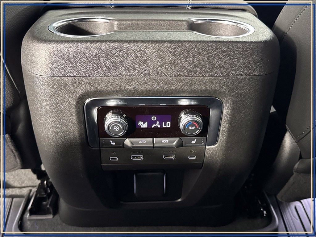 2026 GMC Yukon Denali - Photo 33