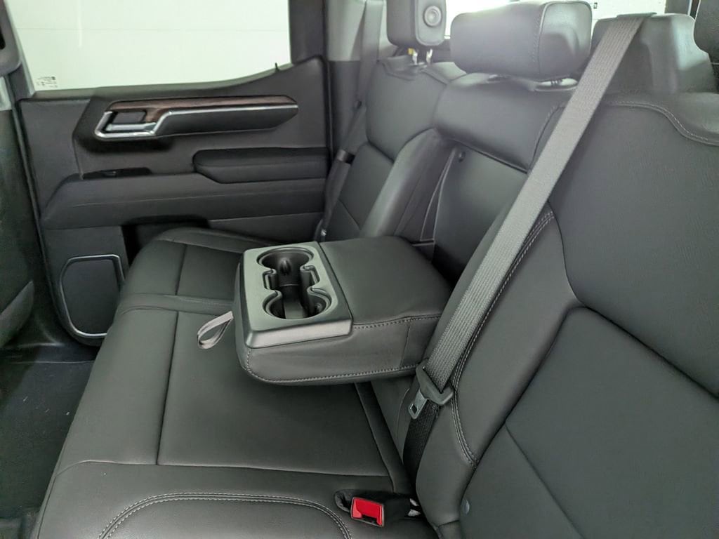 2026 GMC Sierra 1500 SLT - Photo 31