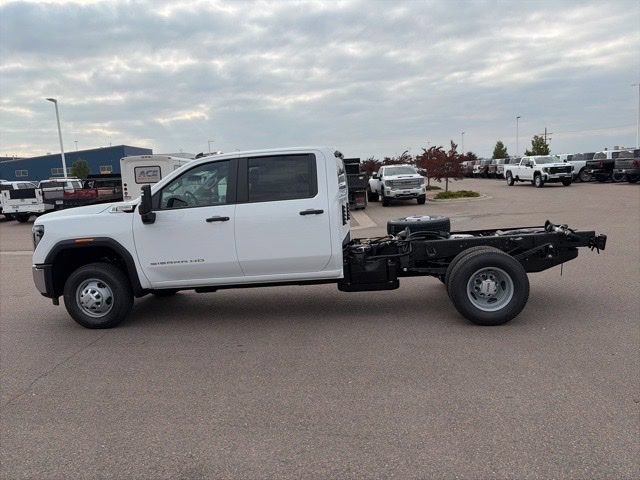 2026 GMC Sierra 3500 Chassis Cab Pro - Photo 8