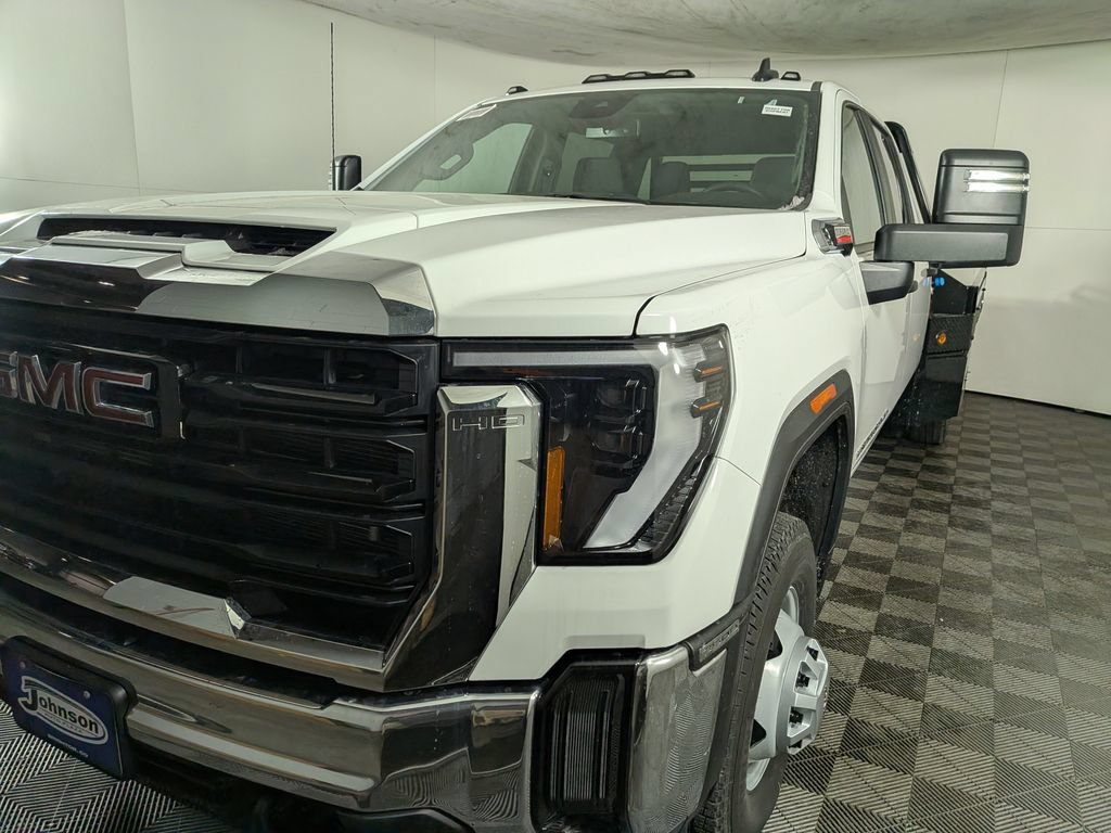 2025 GMC Sierra 3500HD Pro - Photo 9