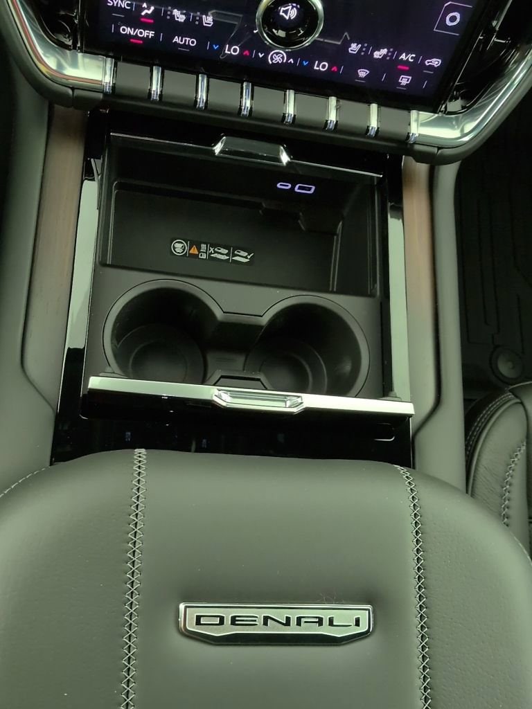 2026 GMC Yukon Denali - Photo 15