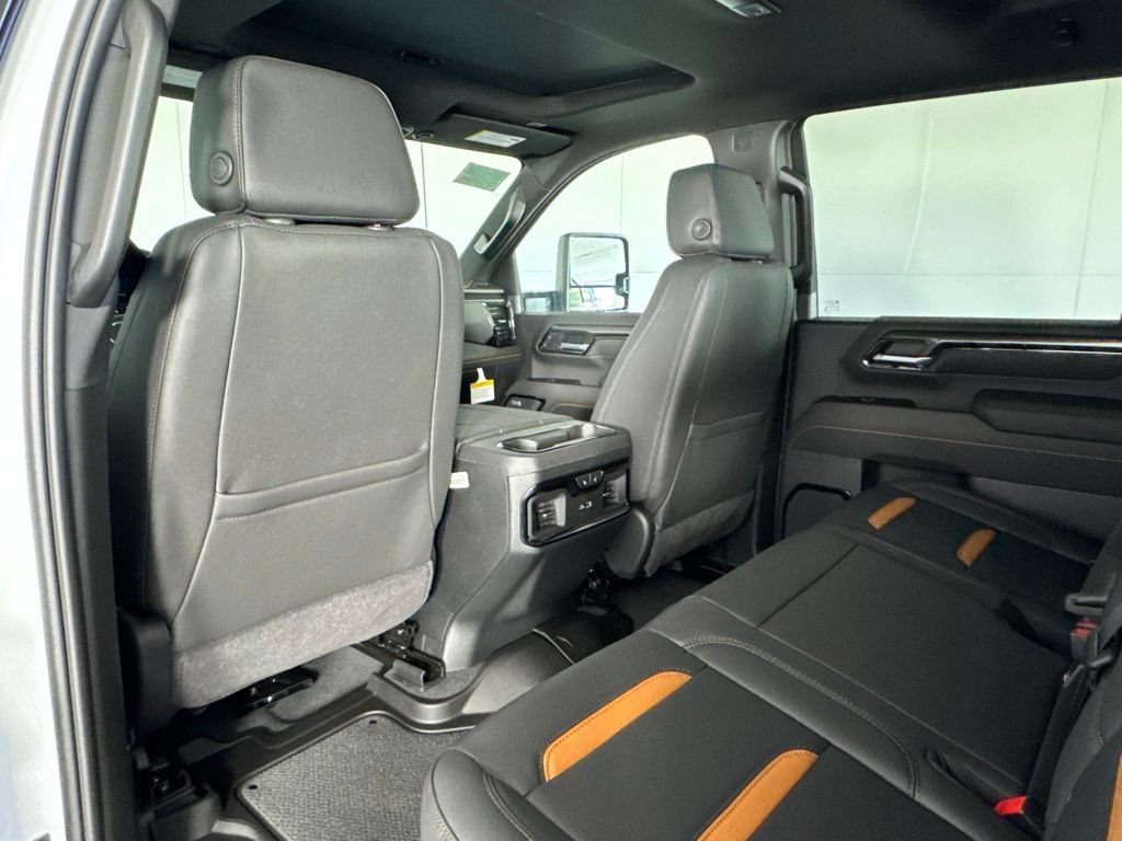 2026 GMC Sierra 3500HD AT4 - Photo 37