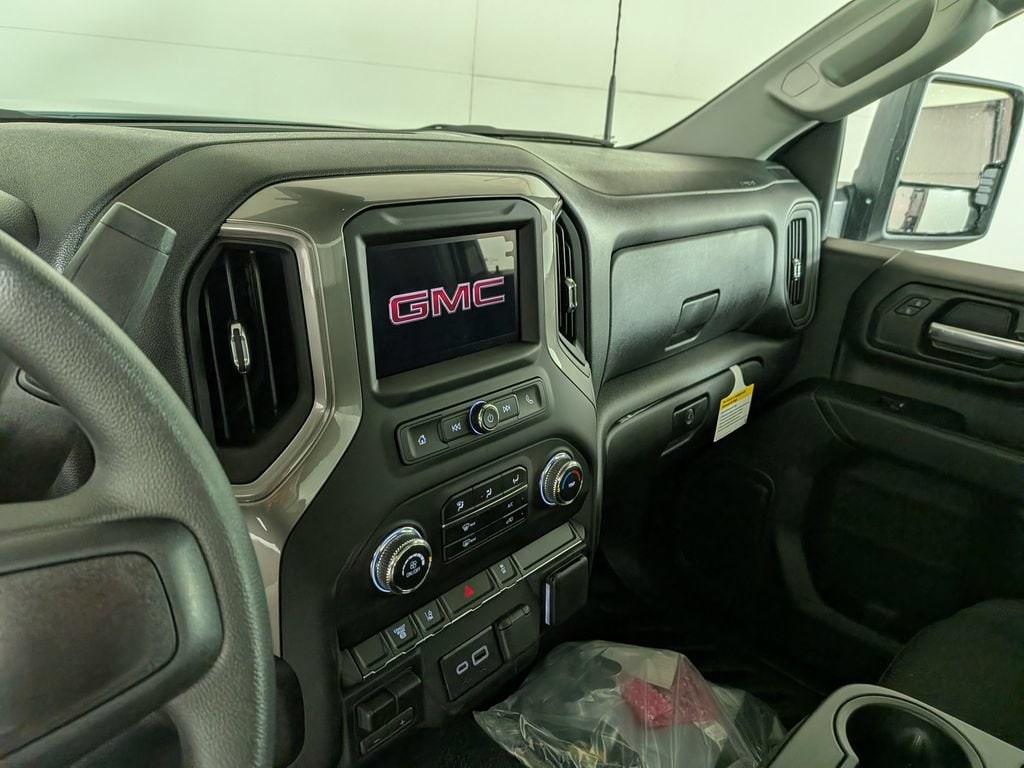 2026 GMC Sierra 3500 Chassis Cab Pro - Photo 16