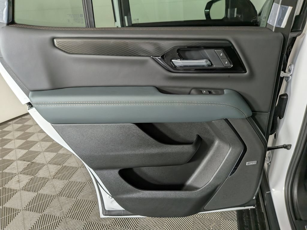 2026 GMC Yukon AT4 - Photo 32