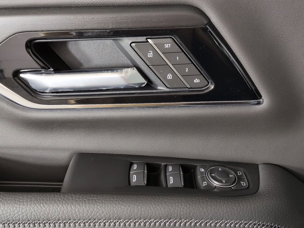 2026 GMC Yukon Denali - Photo 23