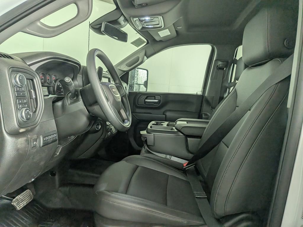 2025 GMC Sierra 3500 Chassis Cab Pro - Photo 13
