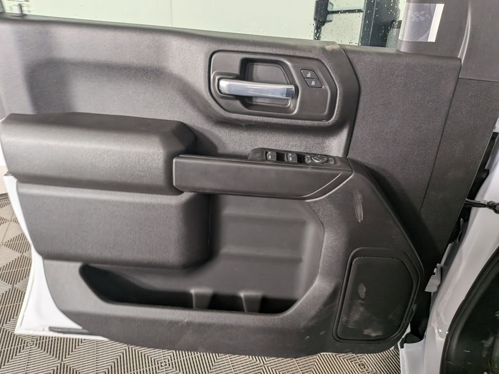2025 GMC Sierra 3500 Chassis Cab Pro - Photo 12