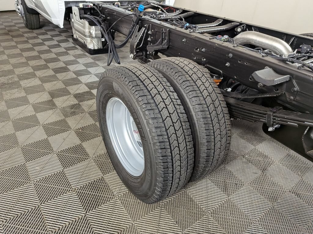 2026 GMC Sierra 3500 Chassis Cab Pro - Photo 11