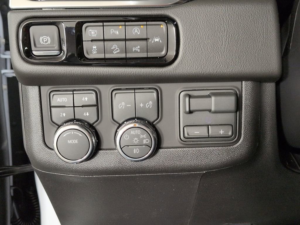 2026 GMC Yukon Denali - Photo 20