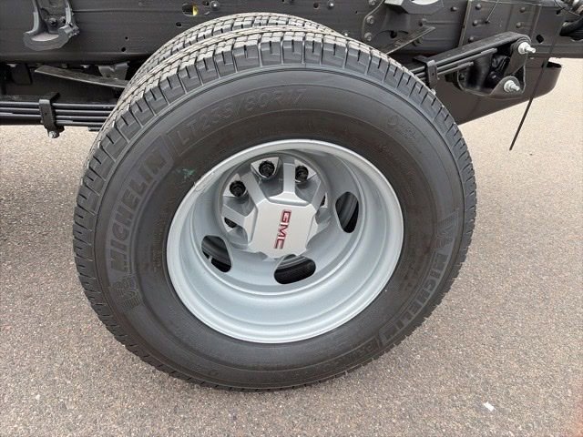 2026 GMC Sierra 3500 Chassis Cab Pro - Photo 9