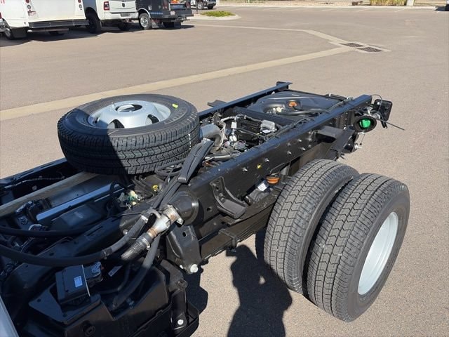 2026 GMC Sierra 3500 Chassis Cab Pro - Photo 24