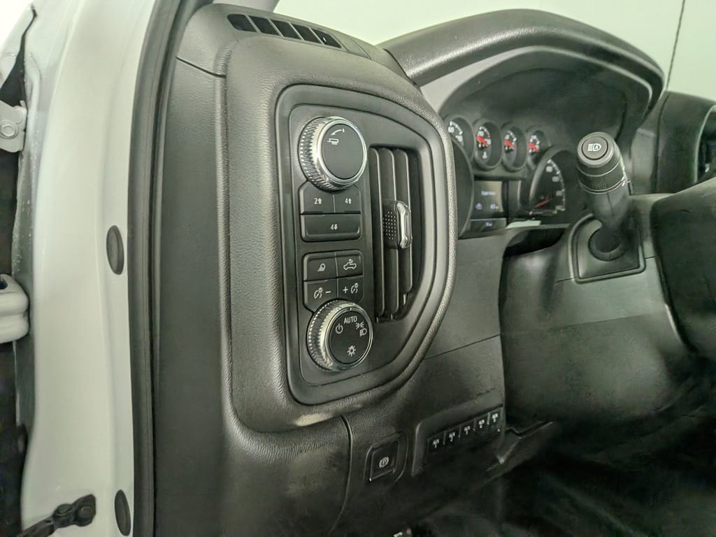2025 GMC Sierra 3500 Chassis Cab Pro - Photo 14