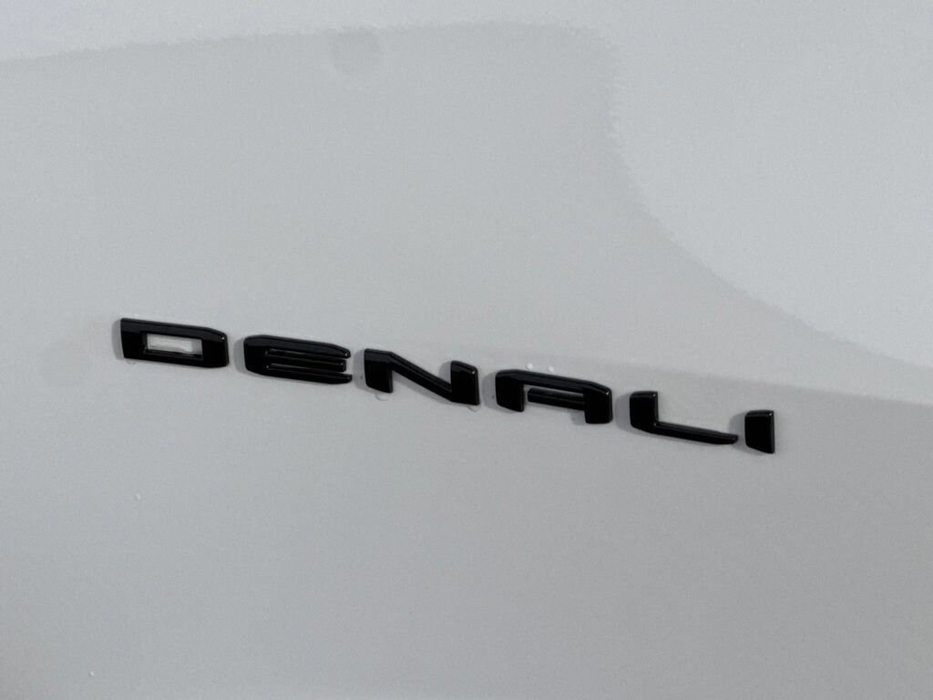 2027 GMC Acadia Denali Ultimate - Photo 12