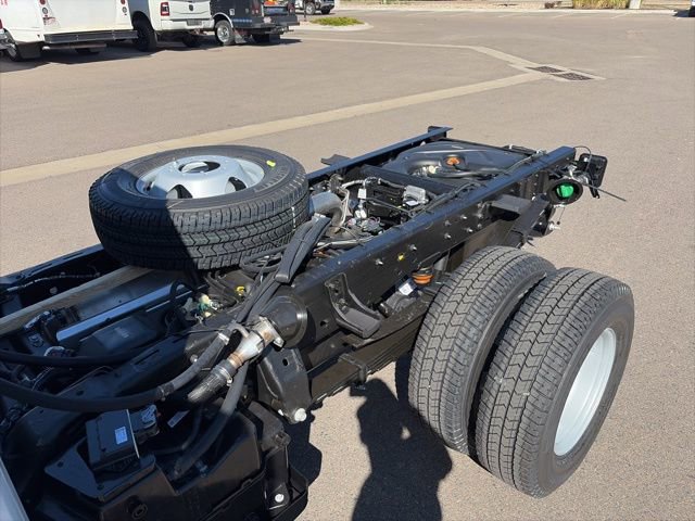 2026 GMC Sierra 3500 Chassis Cab Pro - Photo 24