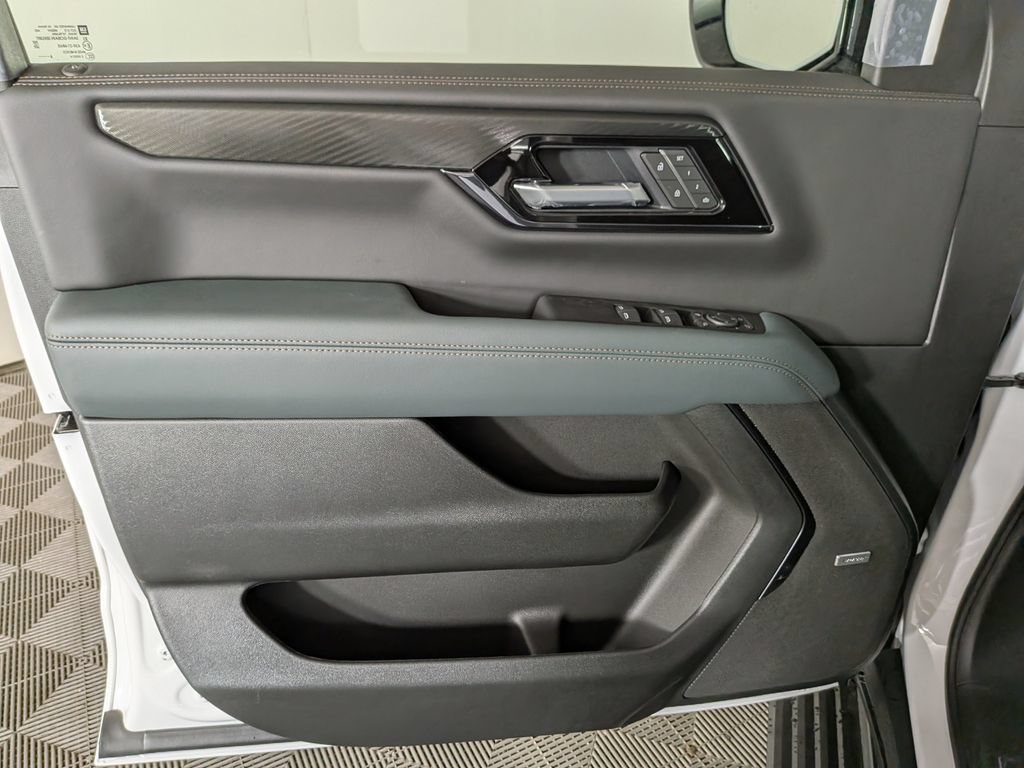 2026 GMC Yukon AT4 - Photo 16