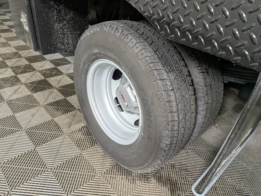 2025 GMC Sierra 3500HD Pro - Photo 11