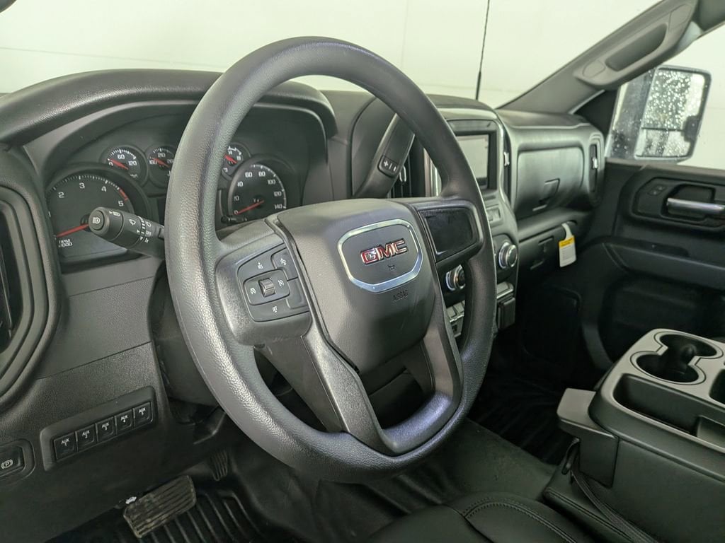 2025 GMC Sierra 3500 Chassis Cab Pro - Photo 15