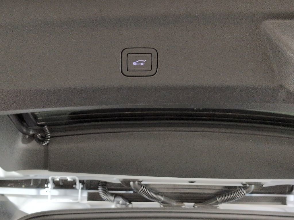 2026 GMC Yukon Denali - Photo 32