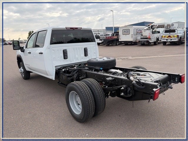 2026 GMC Sierra 3500 Chassis Cab Pro - Photo 7