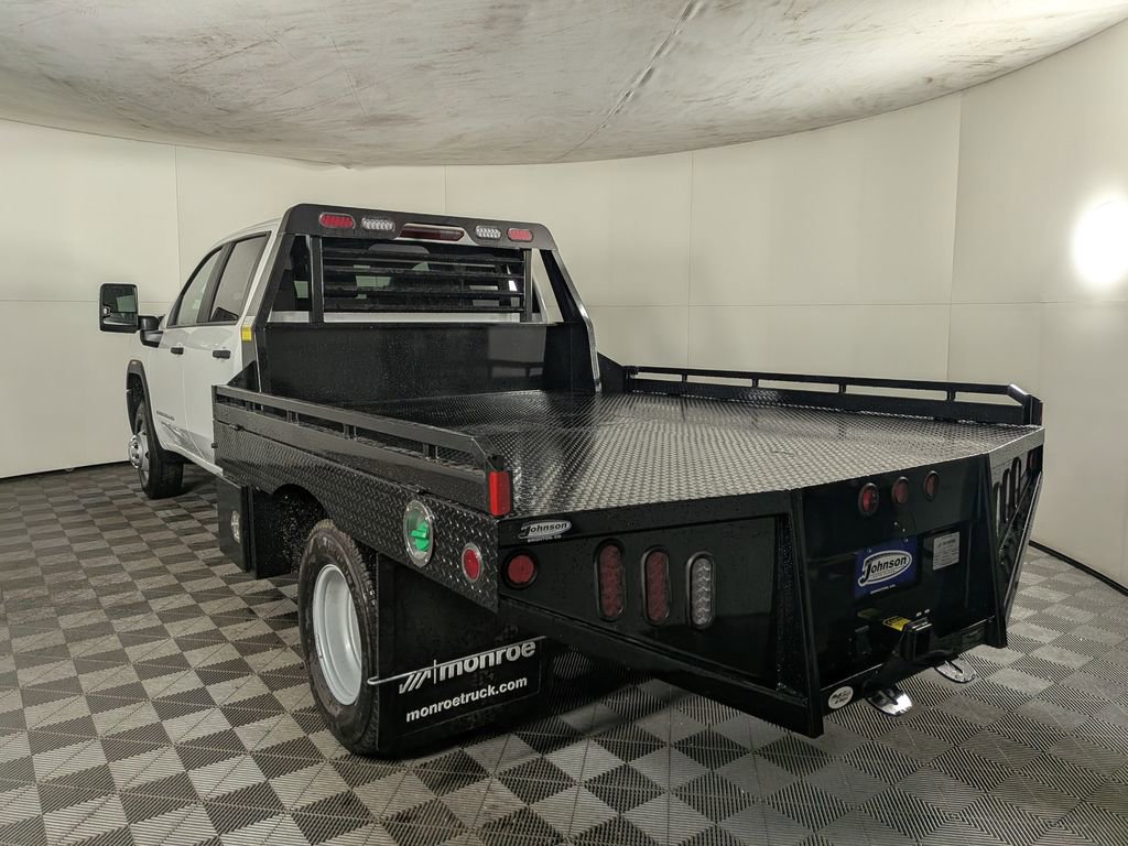 2025 GMC Sierra 3500 Chassis Cab Pro - Photo 4