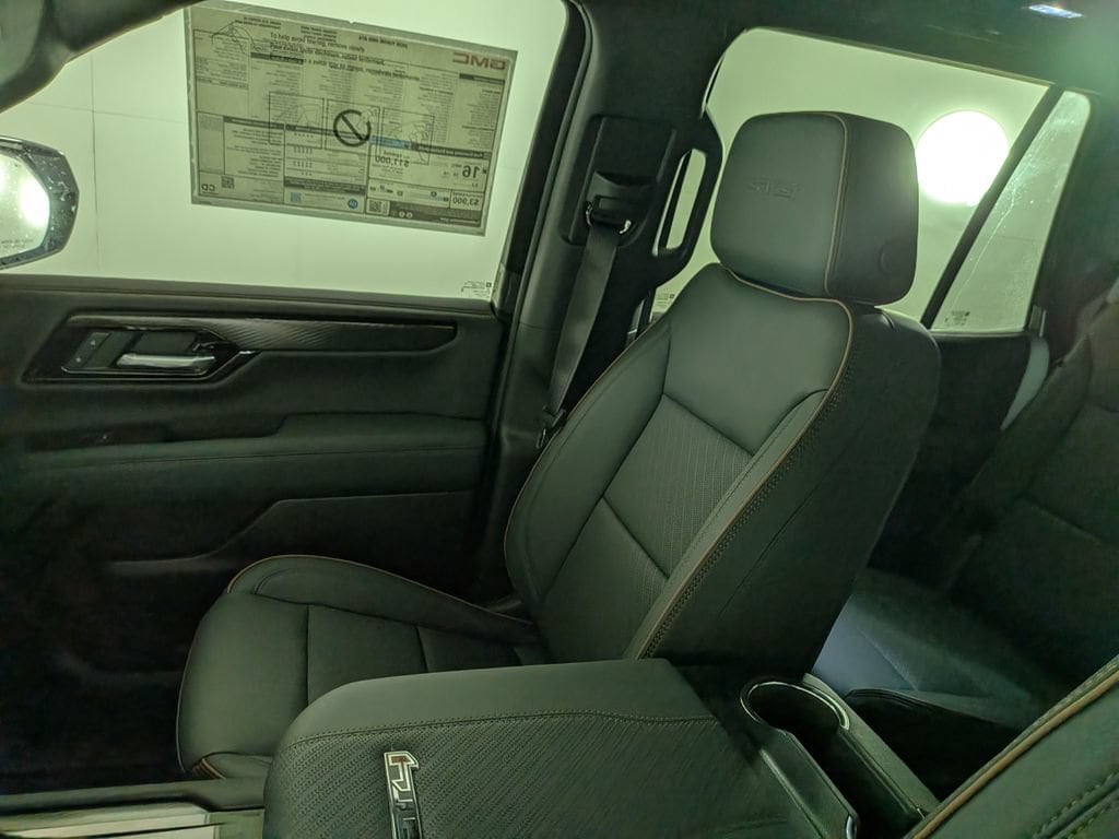 2026 GMC Yukon AT4 - Photo 28