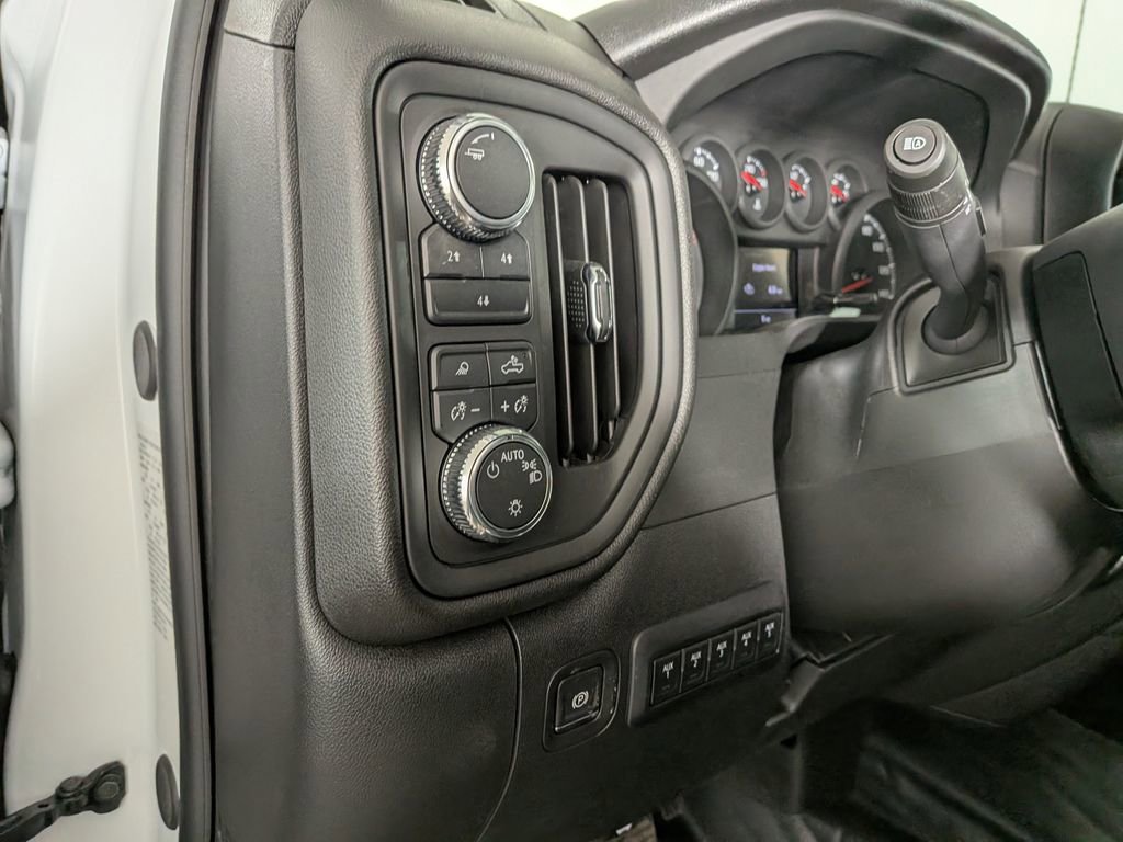2025 GMC Sierra 3500HD Pro - Photo 14