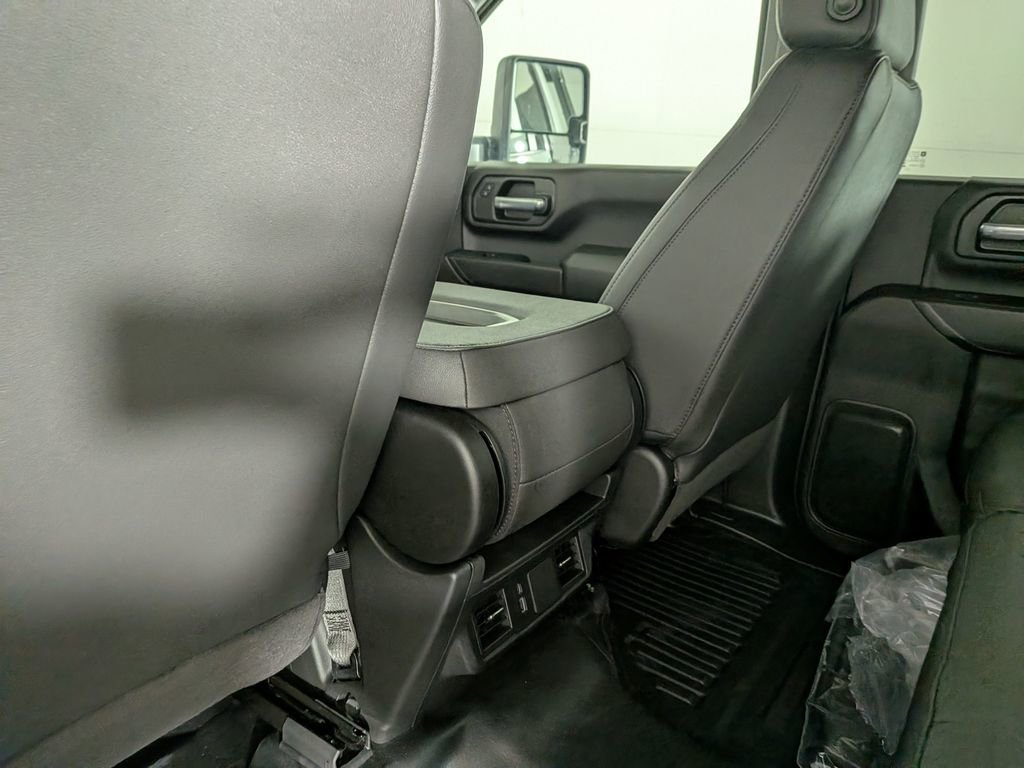 2025 GMC Sierra 3500HD Pro - Photo 23