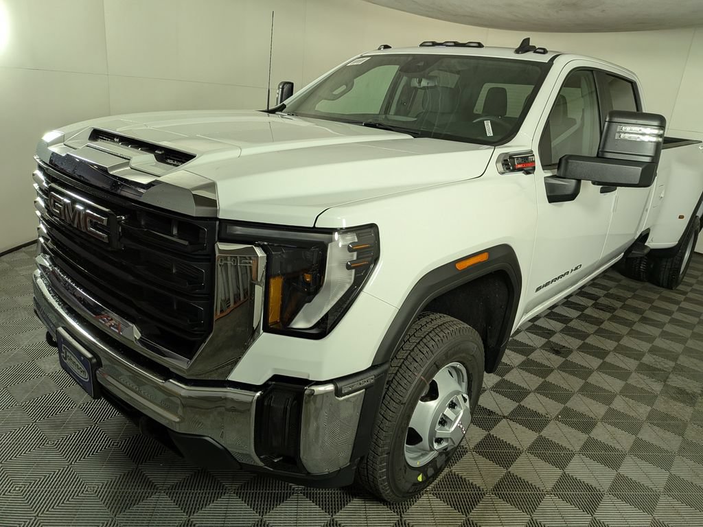2026 GMC Sierra 3500HD Pro - Photo 9
