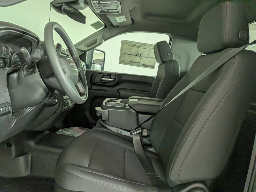 2026 GMC Sierra 3500 Chassis Cab Pro - Photo 13