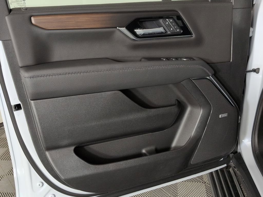 2026 GMC Yukon Denali - Photo 22