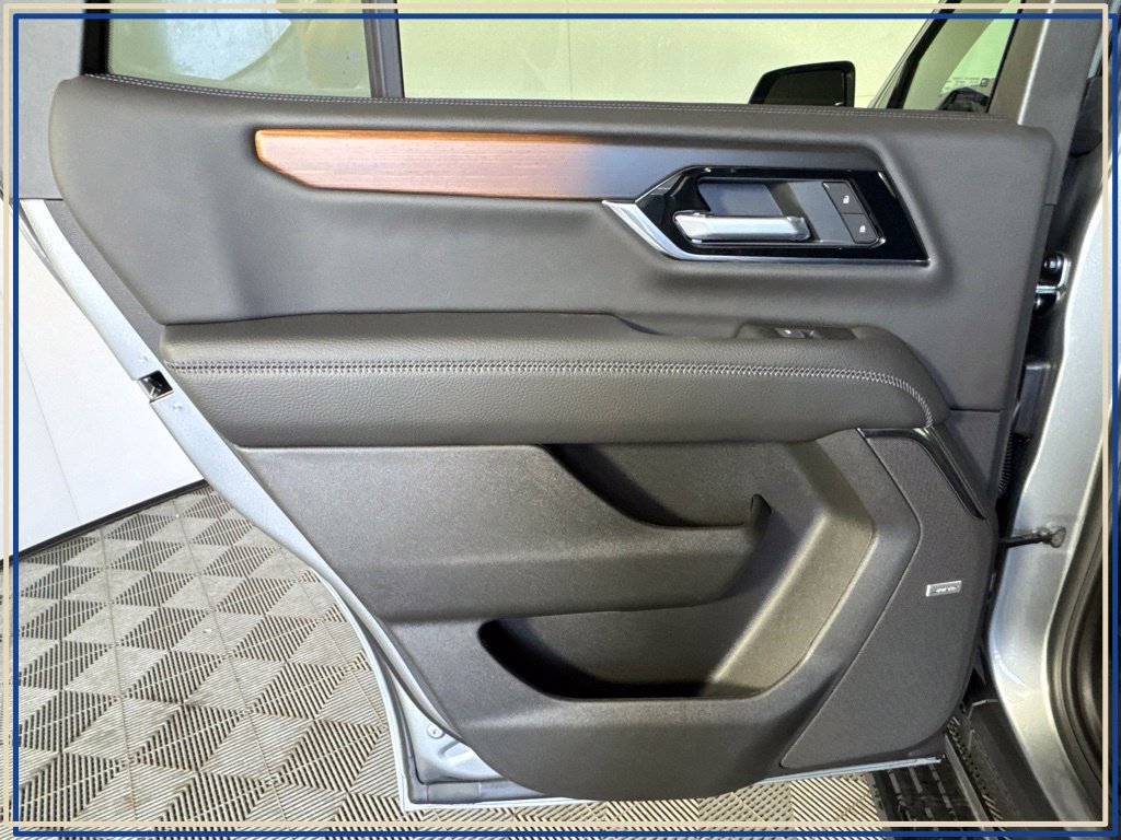 2026 GMC Yukon Denali - Photo 36