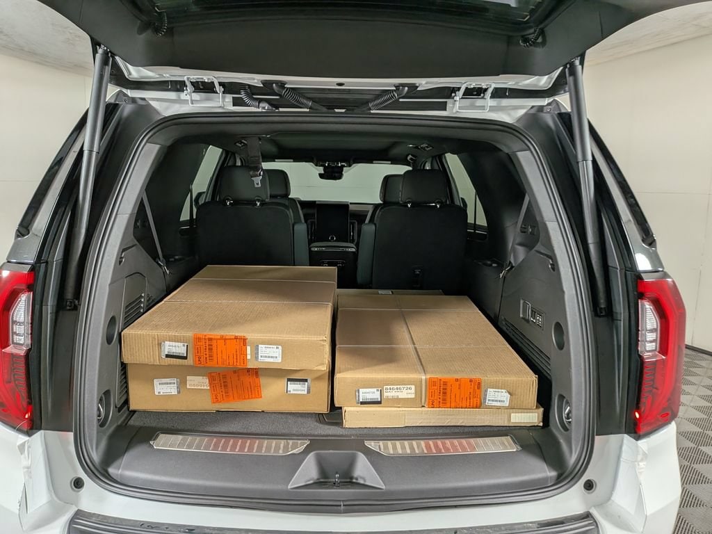 2026 GMC Yukon AT4 - Photo 14