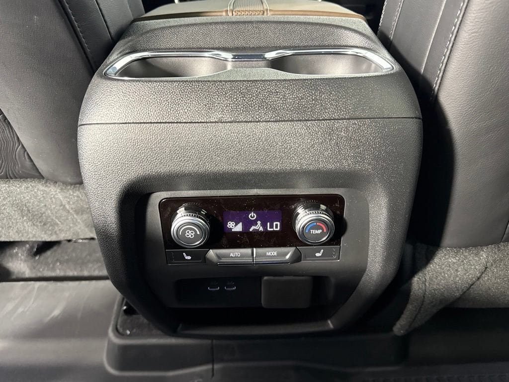 2027 GMC Acadia Denali Ultimate - Photo 31