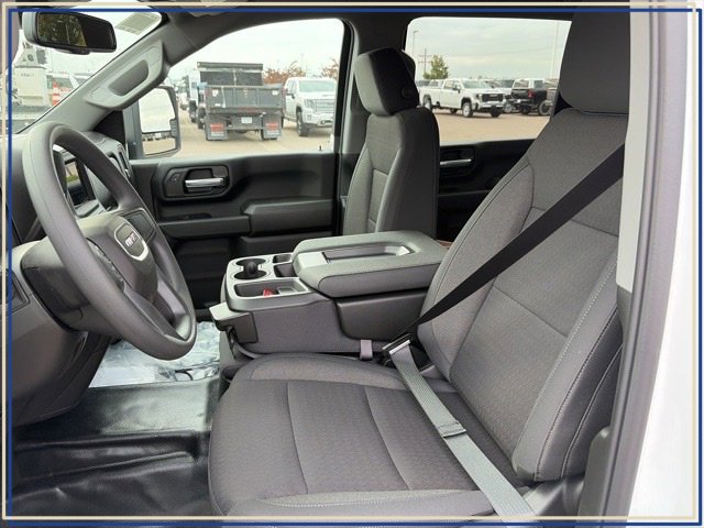 2026 GMC Sierra 3500 Chassis Cab Pro - Photo 10